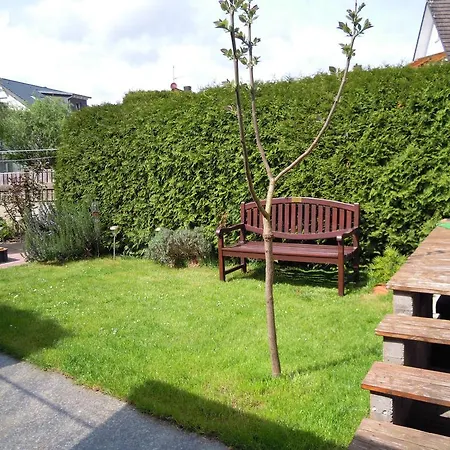 Ferienwohnung Haller 拉尔