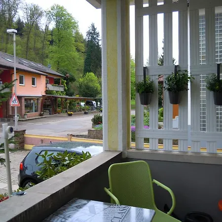 公寓 Ferienwohnung Haller 拉尔